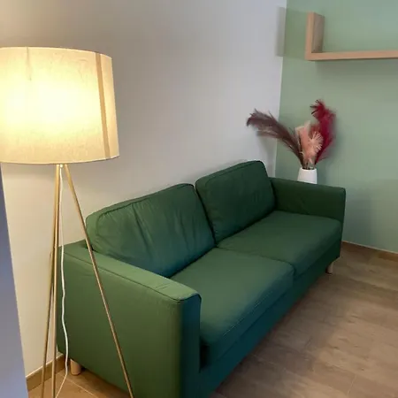 Stanza In Condiviso Double With Private Bathroom And Balcony In A Shared House